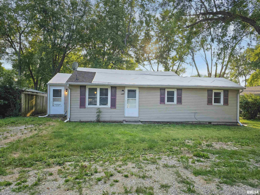 209 S 4TH CROSS ST, MECHANICSBURG, IL 62545, photo 1 of 12