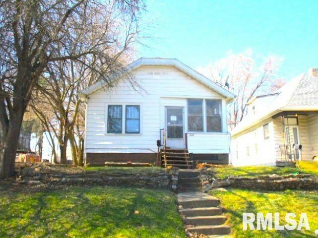 2119 N BOURLAND AVE, PEORIA, IL 61604, photo 1 of 8