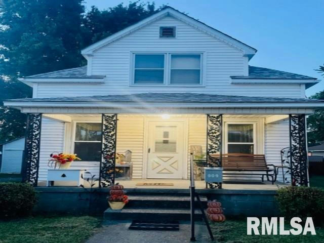 909 E WASHINGTON ST, CLINTON, IL 61727, photo 1 of 10