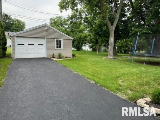 1637 LAKEVIEW TER, JACKSONVILLE, IL 62650, photo 4 of 25