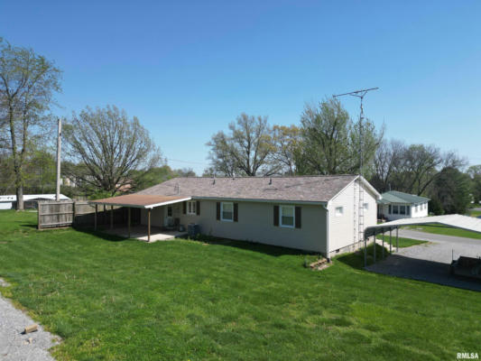 602 W TYLER ST, MCLEANSBORO, IL 62859, photo 4 of 19