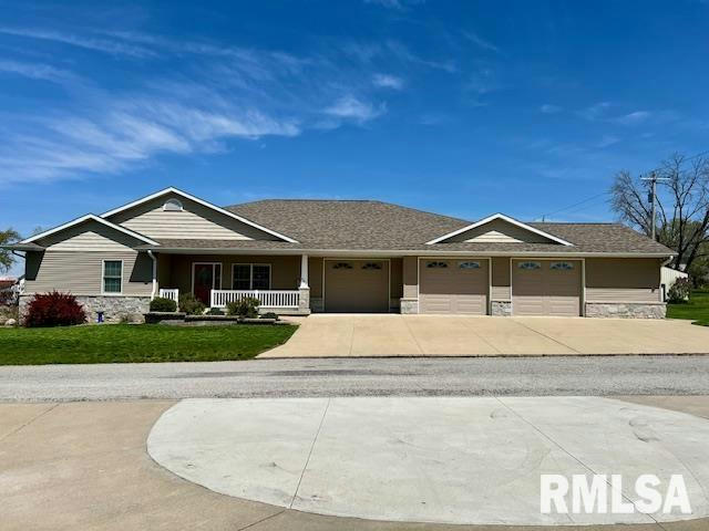 600 MCKINLEY AVE, LOWDEN, IA 52255, photo 1 of 43