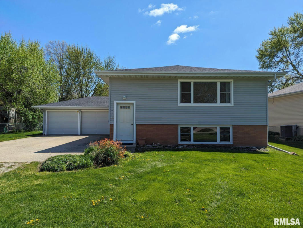 924 S CENTER ST, GENESEO, IL 61254, photo 1 of 25