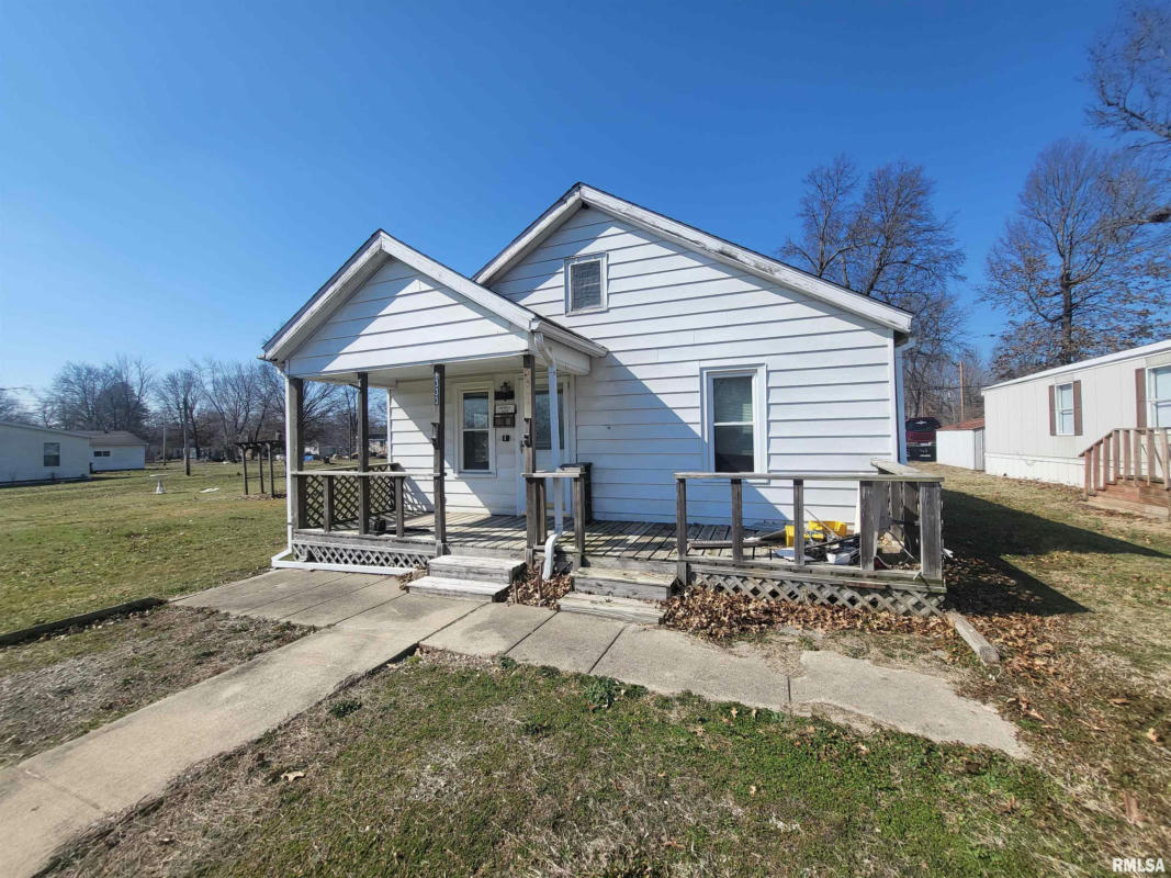 1333 N TRENARY AVE, SALEM, IL 62881, photo 1 of 23