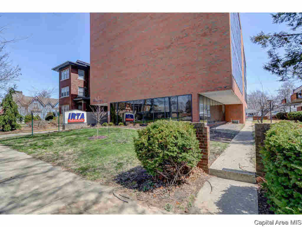 828 S 2ND ST # F, SPRINGFIELD, IL 62704, photo 1 of 9