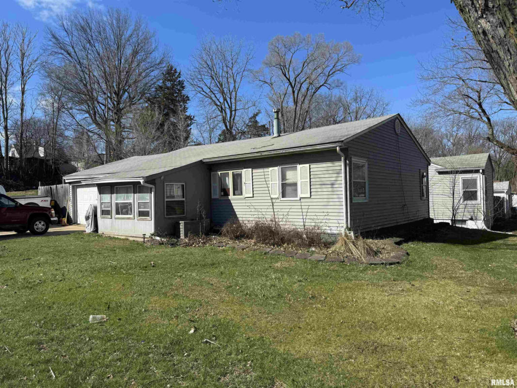 1428 N DIVISION ST, DAVENPORT, IA 52804, photo 1 of 2