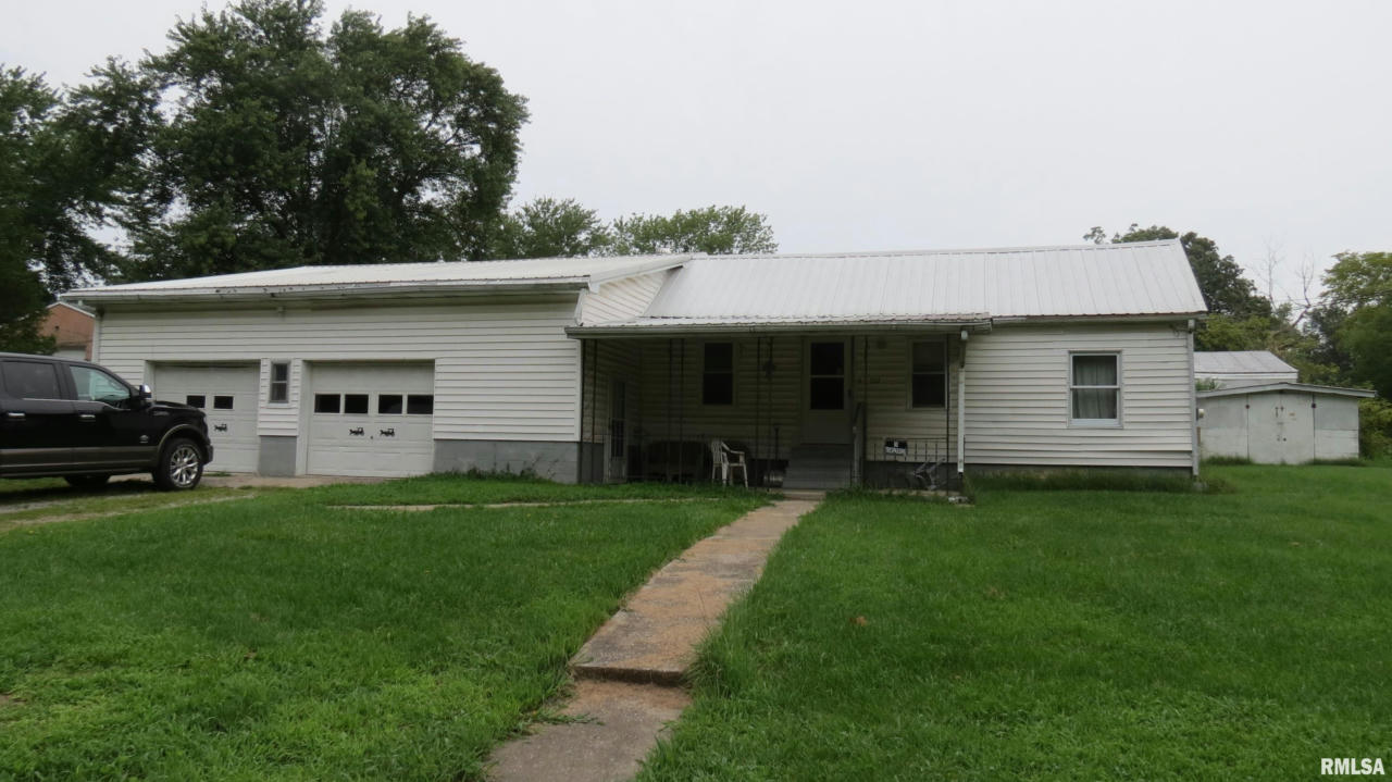 922 E FRANKLIN ST, DUQUOIN, IL 62832, photo 1 of 13