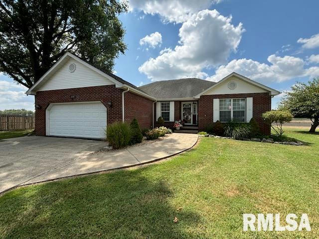 1114 S PEMBERTON DR, MARION, IL 62959, photo 1 of 34