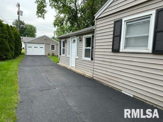 1637 LAKEVIEW TER, JACKSONVILLE, IL 62650, photo 3 of 25