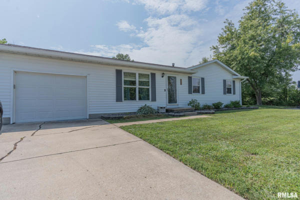 225 CHATHAM DR, SALEM, IL 62881 - Image 1